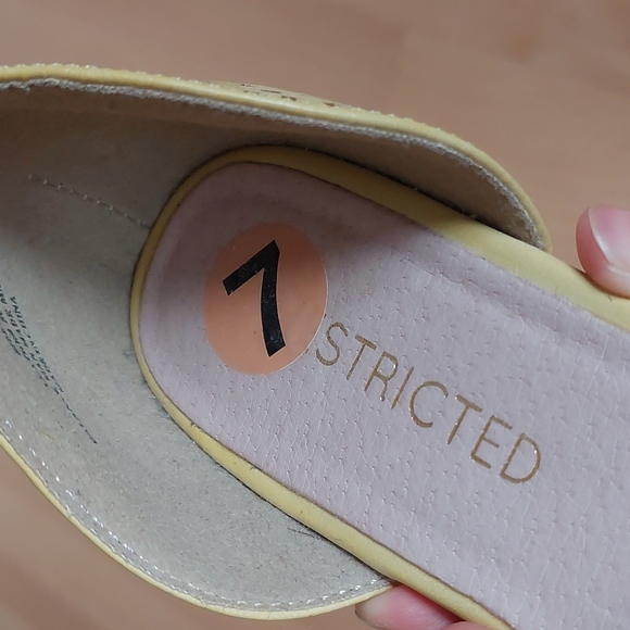 Yellow Open Toe Flats Sandals - Picture 10 of 16